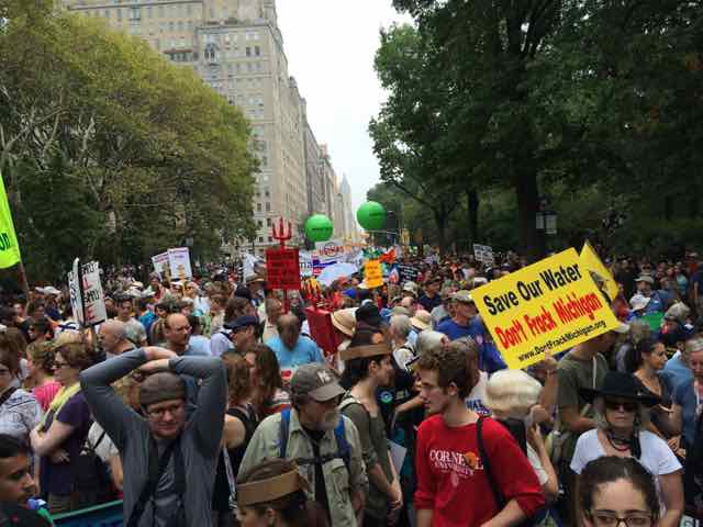 400,000 march in NY 2014